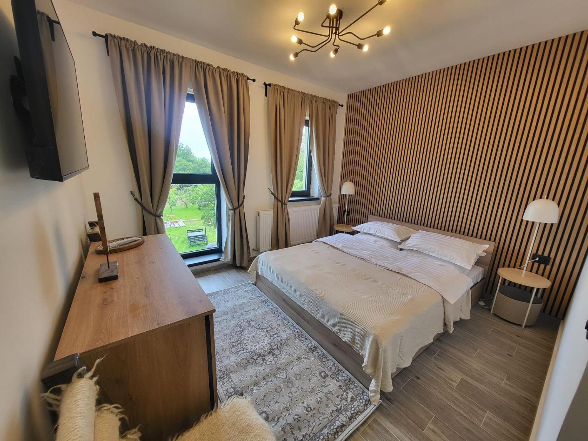 Pensiunea Casa Dacilor Podeni Ngoại thất bức ảnh